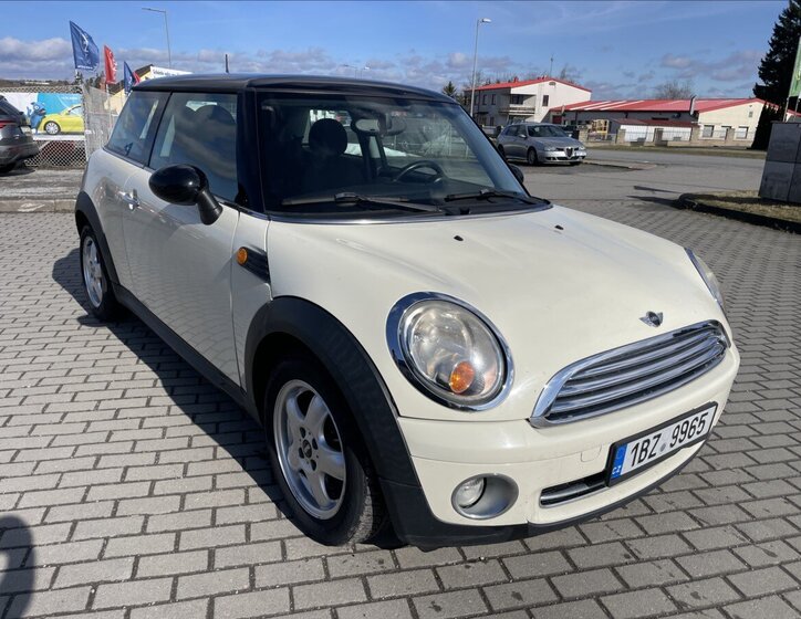 Mini Cooper Hatchback 1,6 l 88 kw