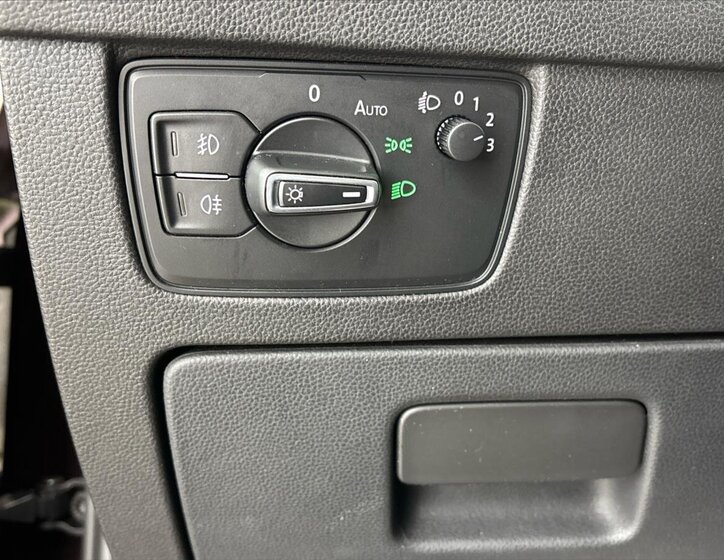 Volkswagen Passat Sedan / Limuzína 2,0 l 140 kw