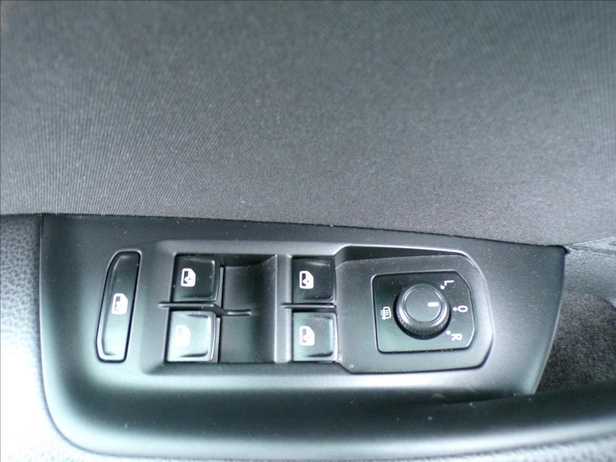 Volkswagen Passat Kombi 1,6 l 88 kw