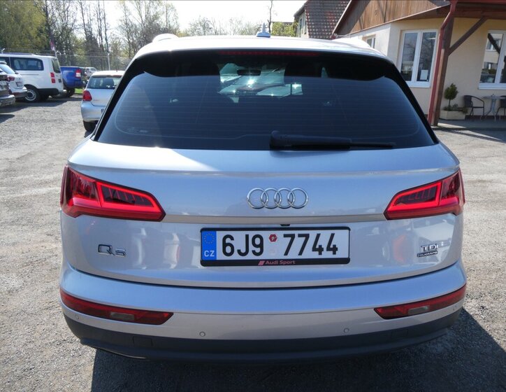 Audi Q5 SUV / Terénní 2,0 l 120 kw