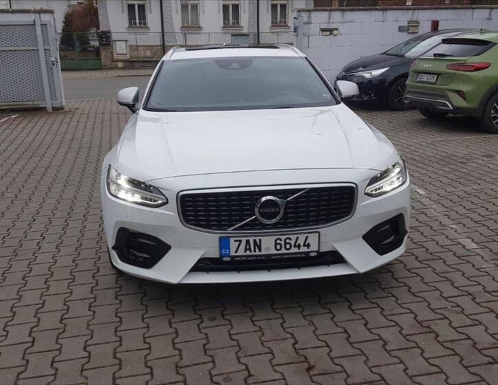 Volvo V90 4
