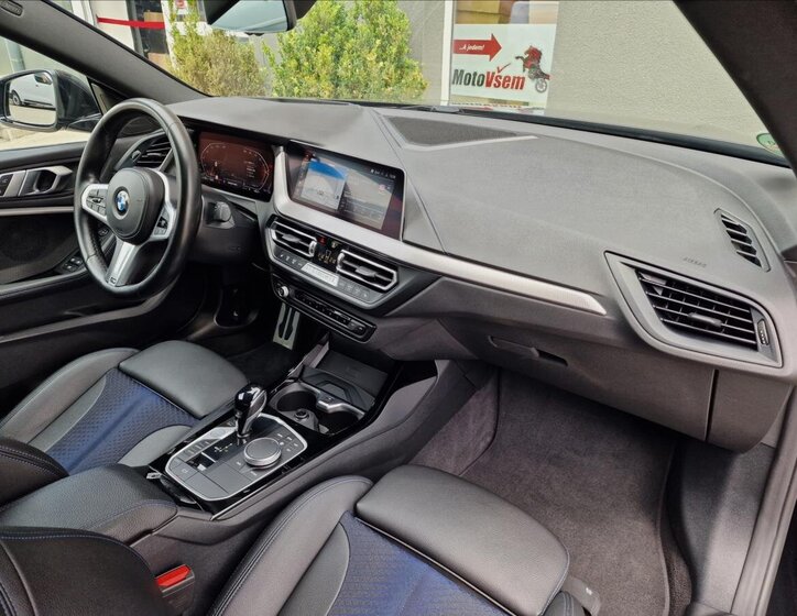 BMW Řada 2 13