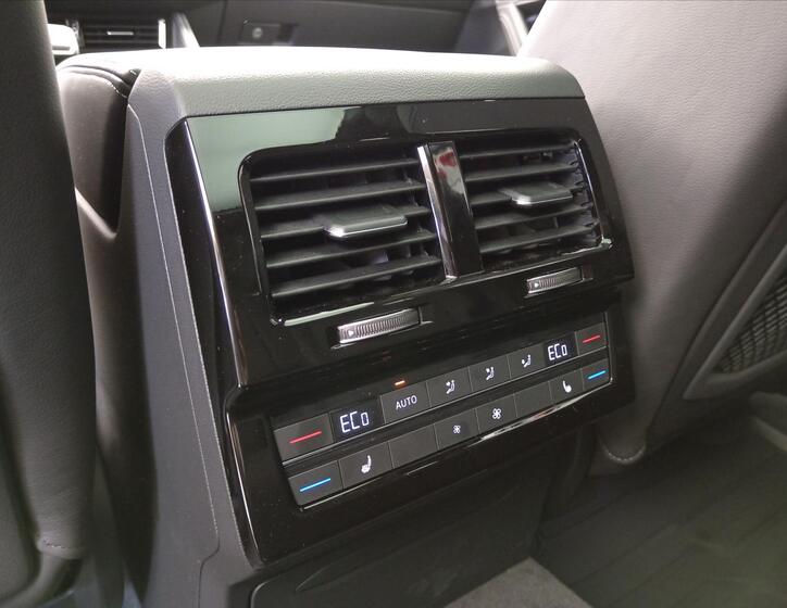 Volkswagen Touareg 13