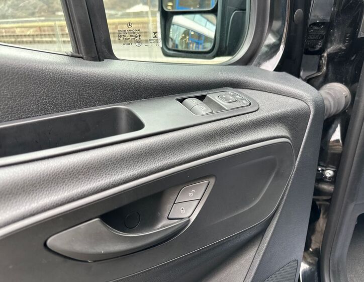 Mercedes-Benz Sprinter 9