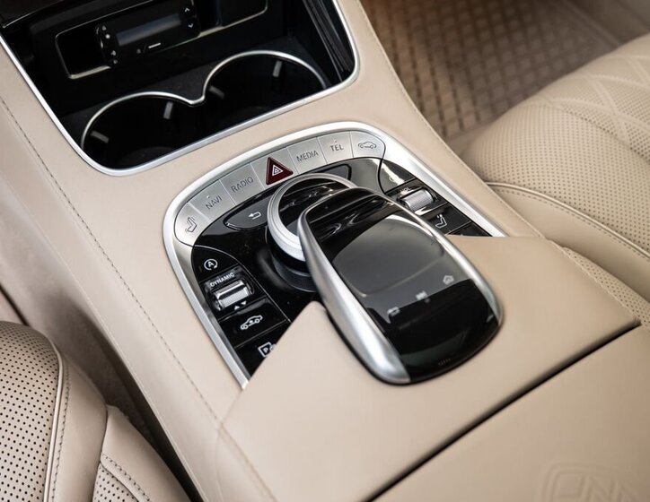 Mercedes-Benz Třídy S Sedan / Limuzína 4,0 l 345 kw