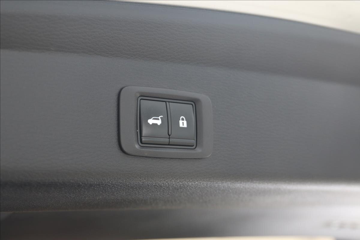 Mitsubishi Outlander SUV 2,4 l 162 kw