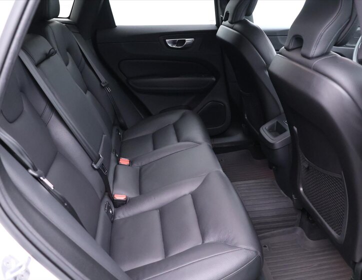 Volvo XC60 SUV / Terénní 2,0 l 173 kw