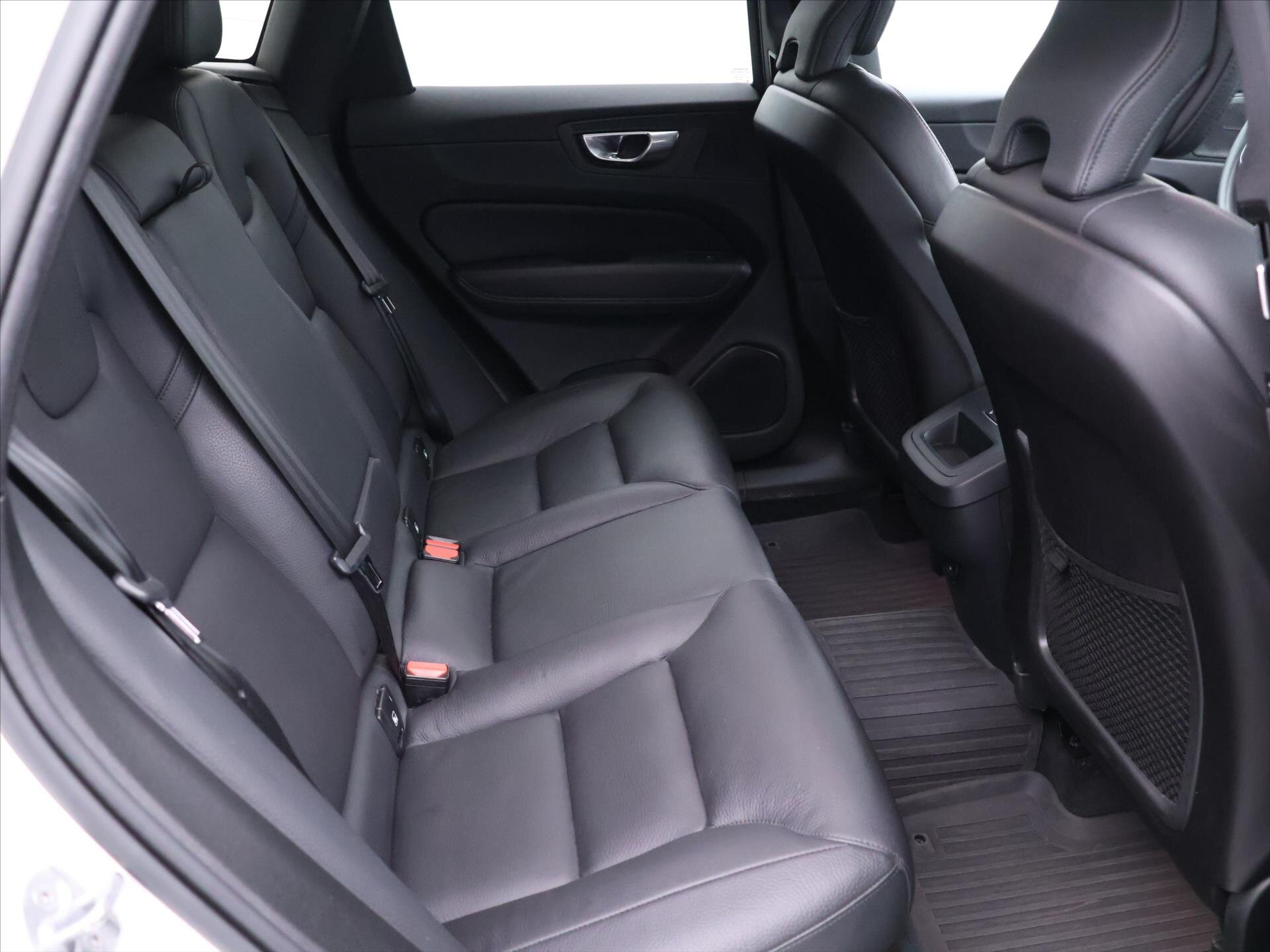 Volvo XC60 SUV / Terénní 2,0 l 173 kw