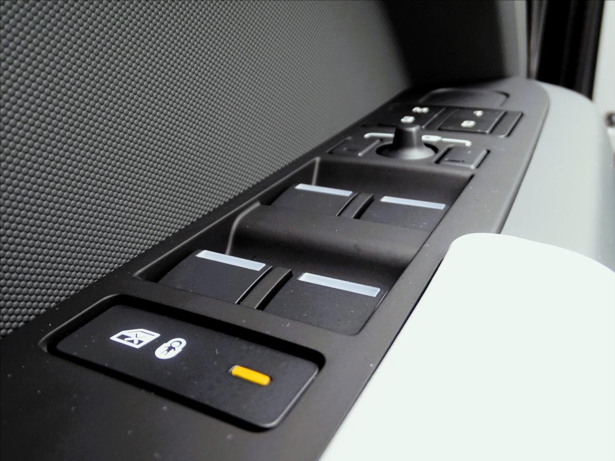 Land Rover Defender SUV 5,0 l 313 kw