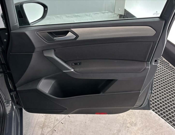 Volkswagen Touran MPV 1,5 l 110 kw