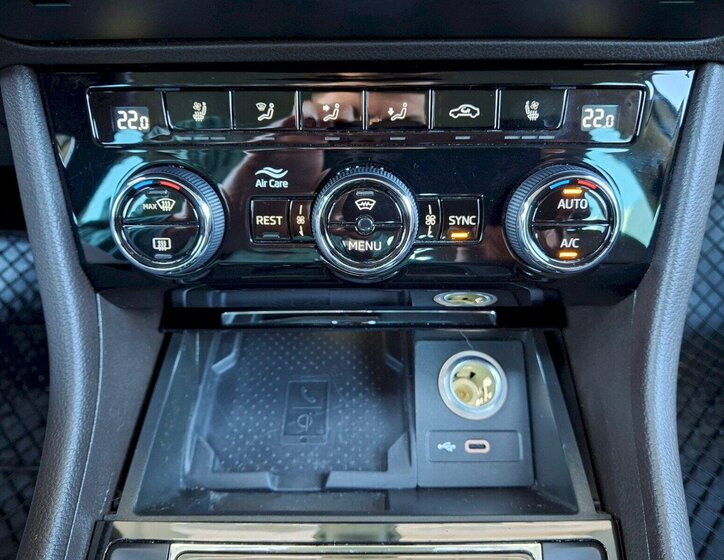 Škoda Superb Sedan / Limuzína 2,0 l 110 kw