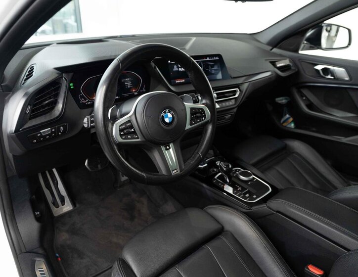 BMW Řada 1 Hatchback 2,0 l 225 kw