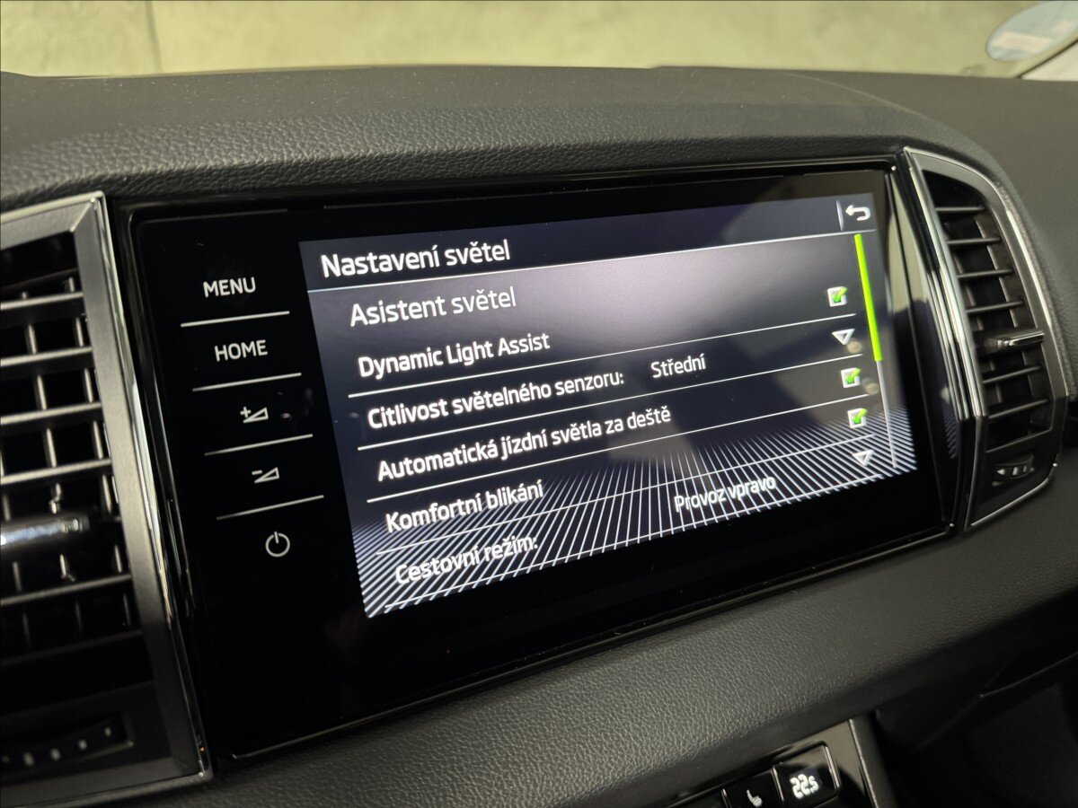 Škoda Karoq SUV / Terénní 2,0 l 110 kw