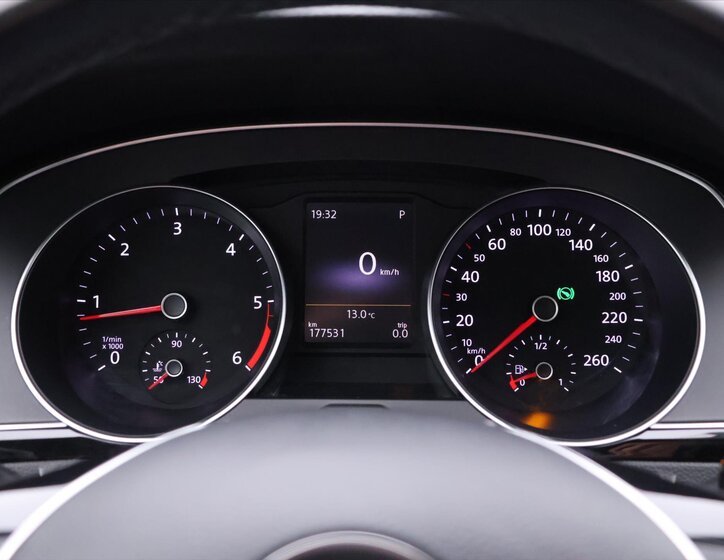 Volkswagen Passat Kombi 2,0 l 140 kw