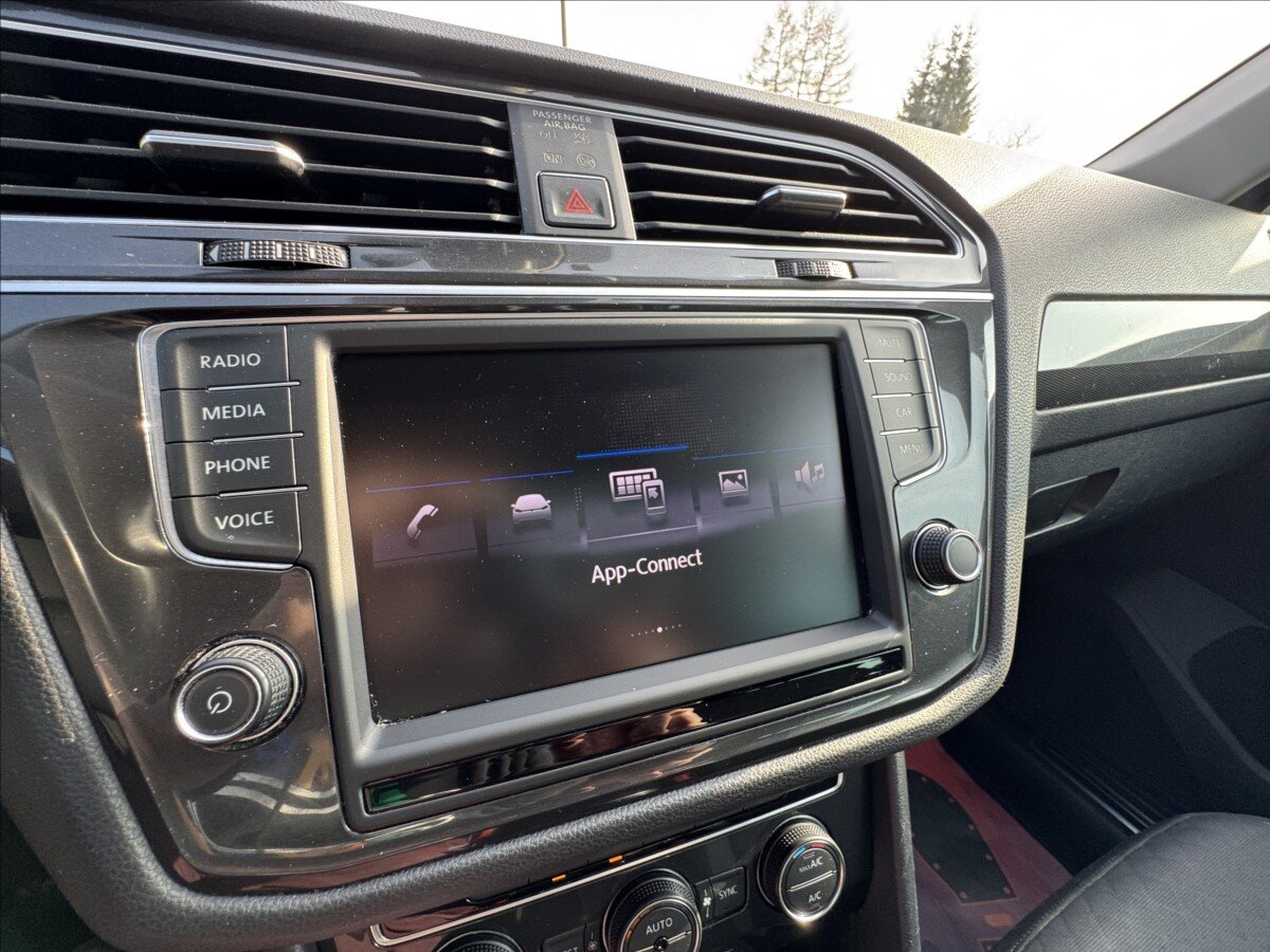 Volkswagen Tiguan SUV / Terénní 1,4 l 92 kw