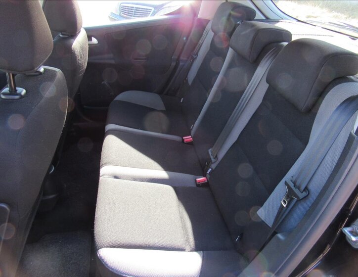 Peugeot 207 Hatchback 1,4 l 70 kw