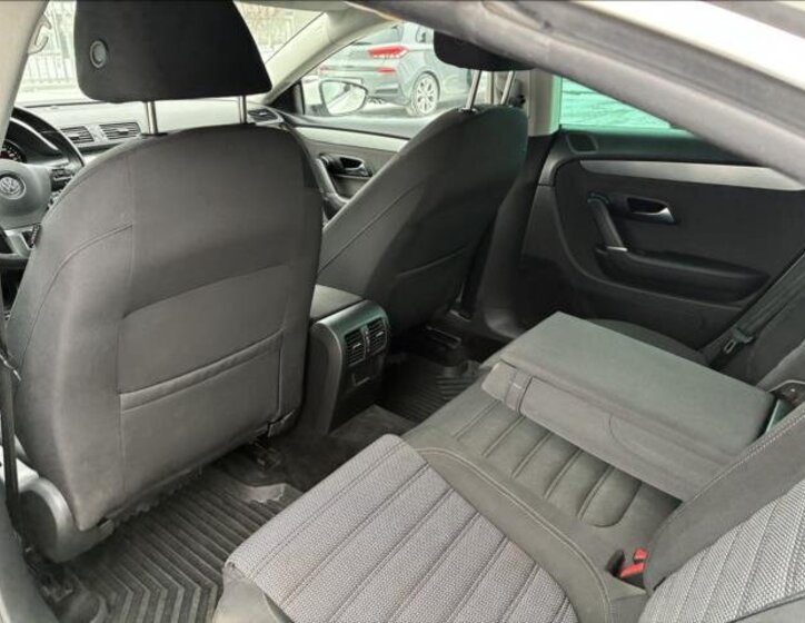 Volkswagen Passat CC Sedan 1,8 l 118 kw