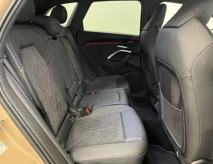 Audi Q5 SUV / Terénní 2,0 l 150 kw