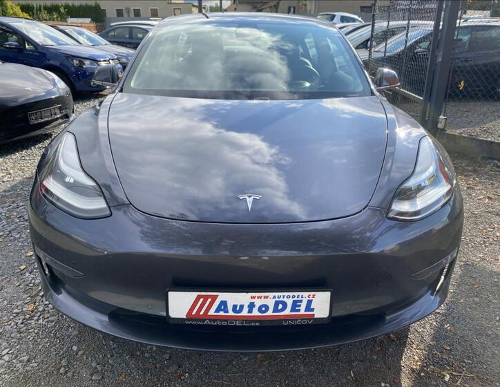 Tesla Model 3 10