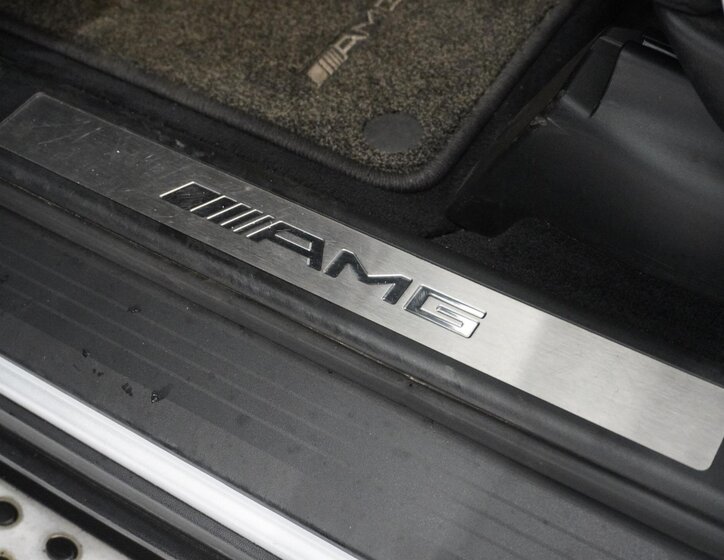 Mercedes-Benz Třídy M SUV 6,2 l 375 kw