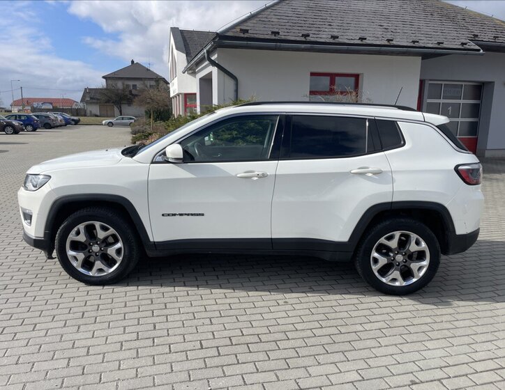Jeep Compass SUV / Terénní 2,0 l 103 kw