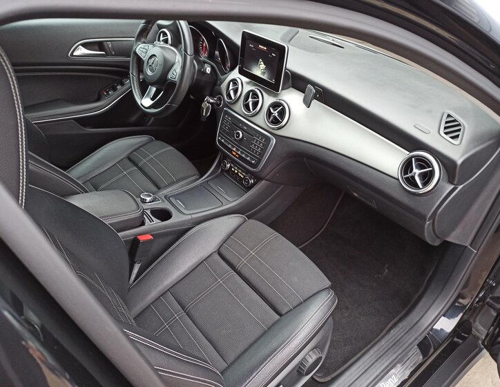 Mercedes-Benz GLA 16