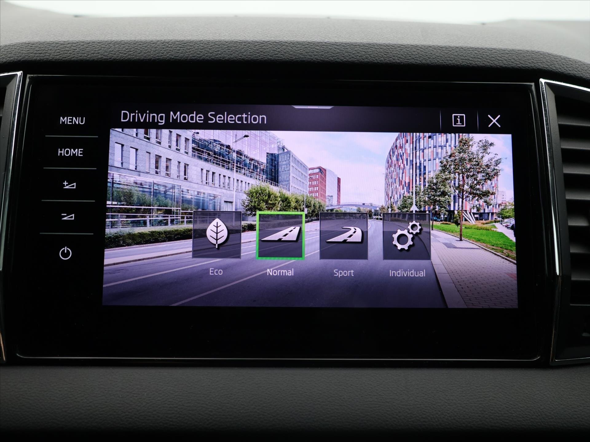 Škoda Karoq SUV / Terénní 1,5 l 110 kw