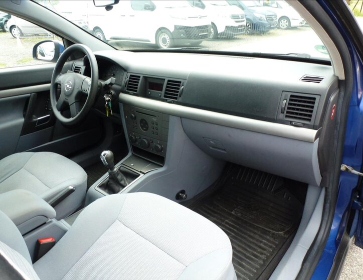 Opel Vectra Sedan / Limuzína 1,8 l 90 kw