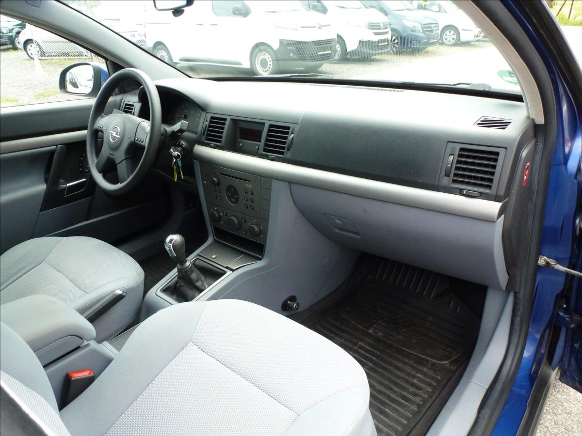 Opel Vectra Sedan / Limuzína 1,8 l 90 kw