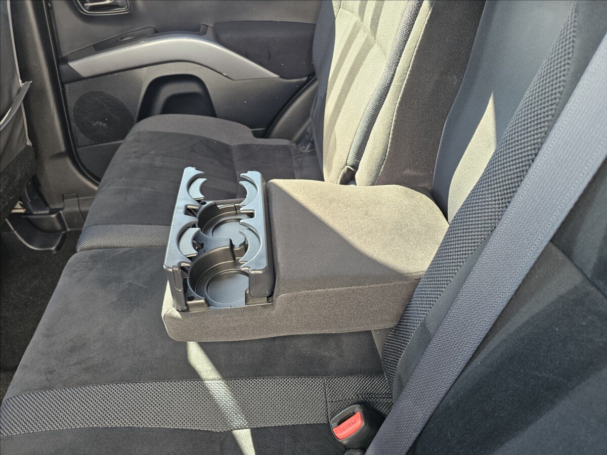 Mitsubishi Outlander SUV / Terénní 2,2 l 115 kw