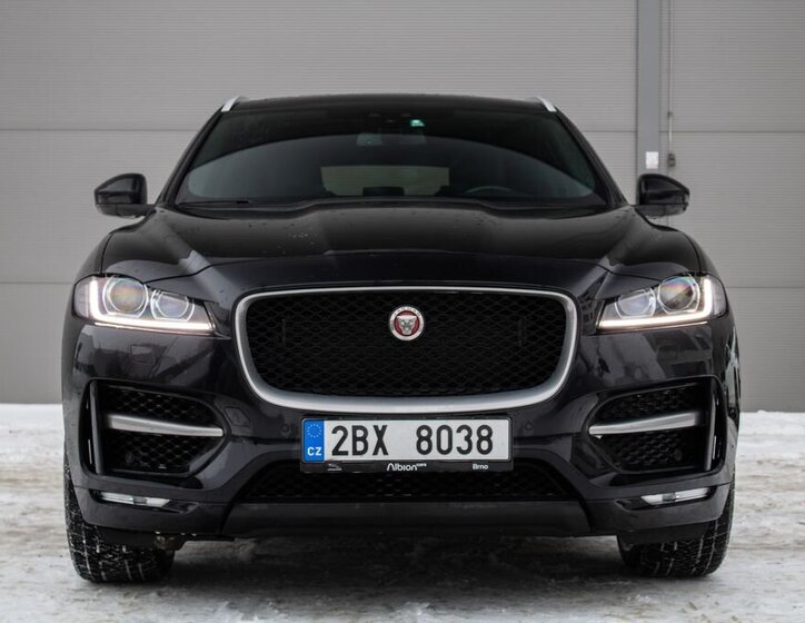 Jaguar F-Pace SUV 3,0 l 221 kw