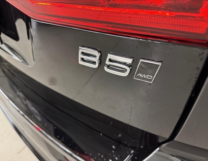 Volvo XC60 SUV / Terénní 2,0 l 184 kw