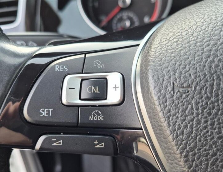 Volkswagen Golf Kombi 1,6 l 77 kw