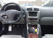 Lexus IS 220 12