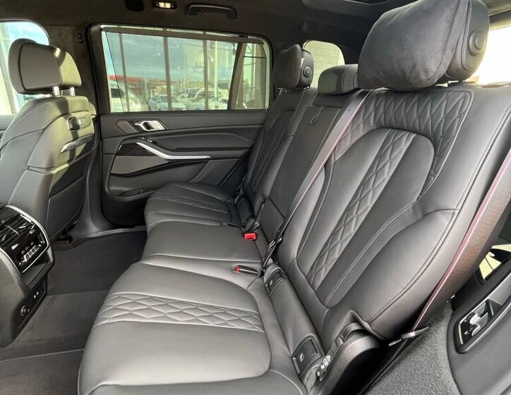 BMW X7 SUV / Terénní 3,0 l 280 kw