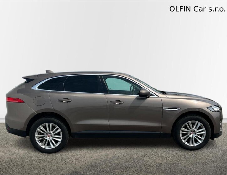 Jaguar F-Pace Kombi 2,0 l 132 kw