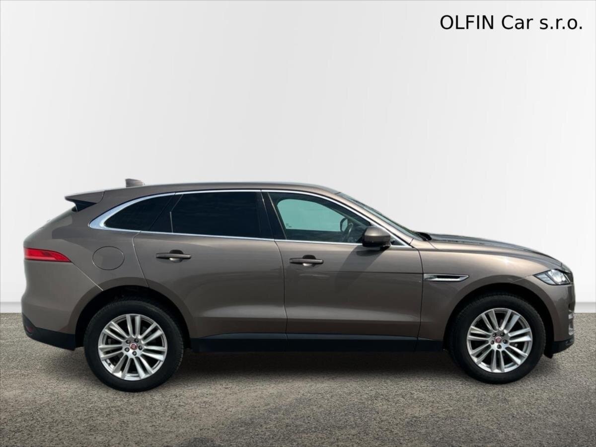 Jaguar F-Pace Kombi 2,0 l 132 kw