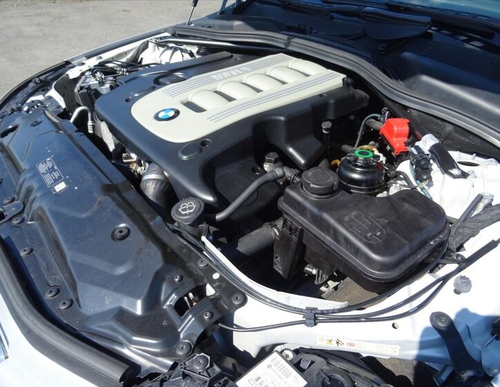 BMW Řada 5 Kombi 3,0 l 173 kw