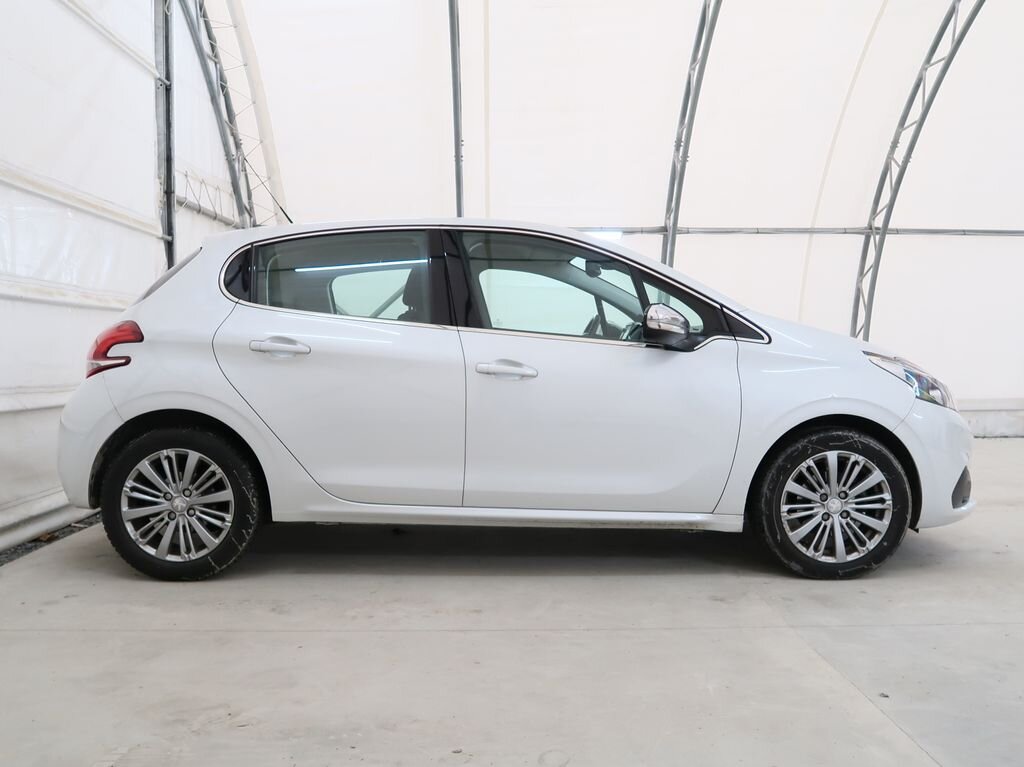 Peugeot 208 Hatchback 1,2 l 81 kw