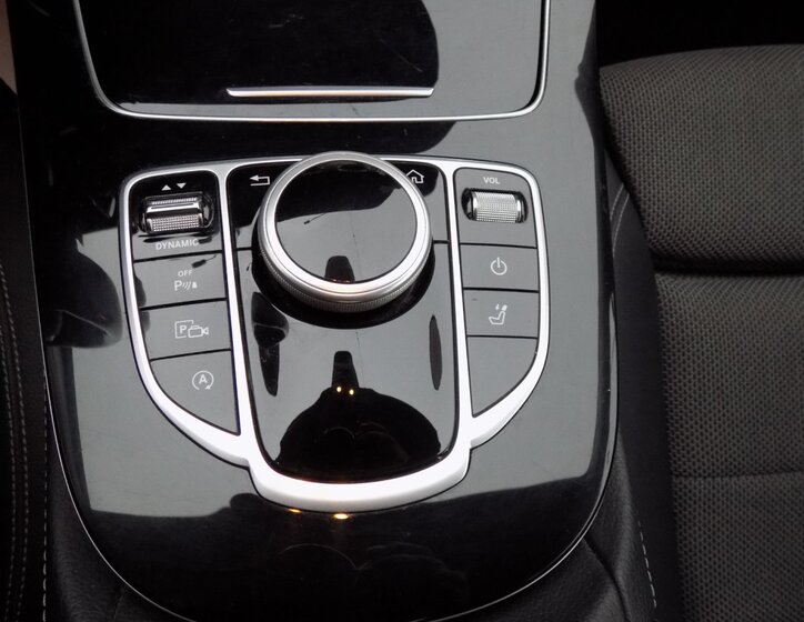 Mercedes-Benz Třídy E 30