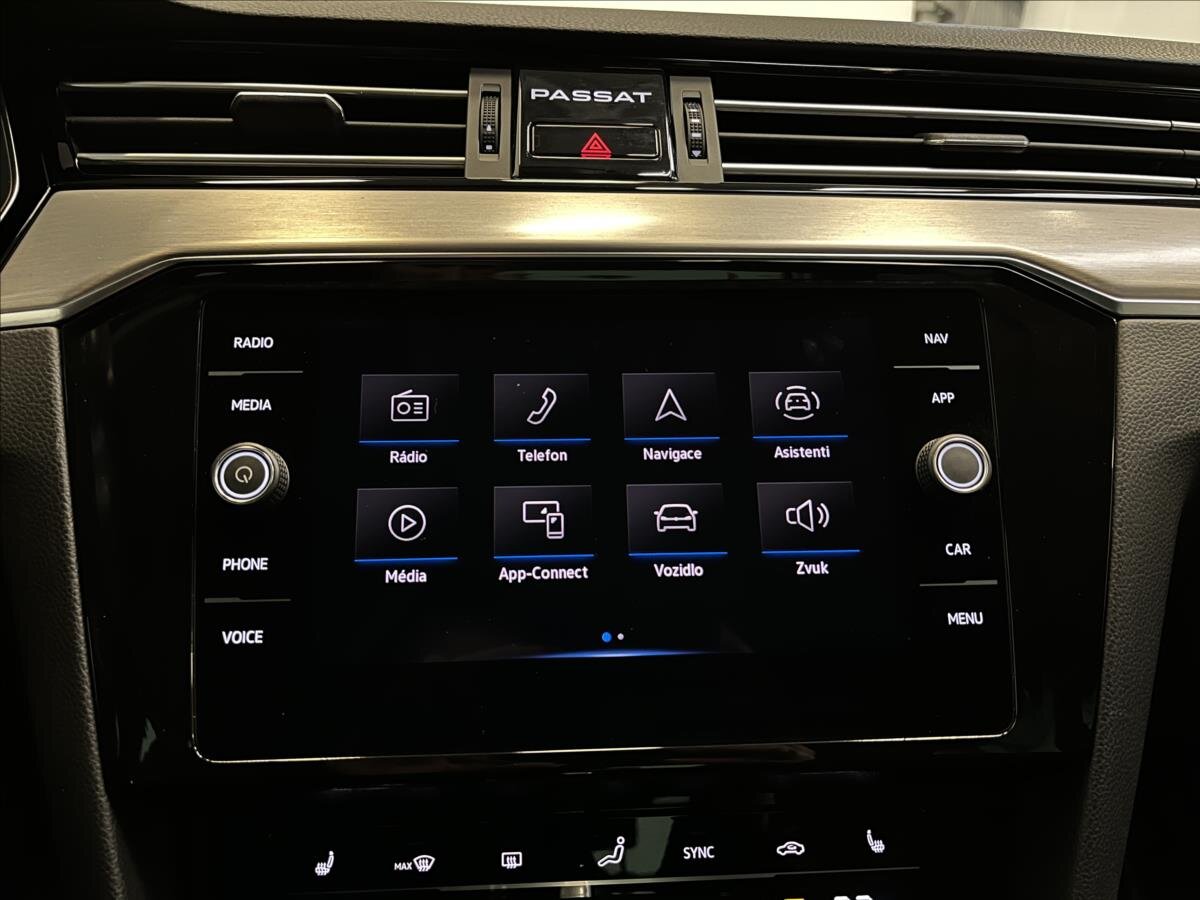 Volkswagen Passat Sedan 1,5 l 110 kw