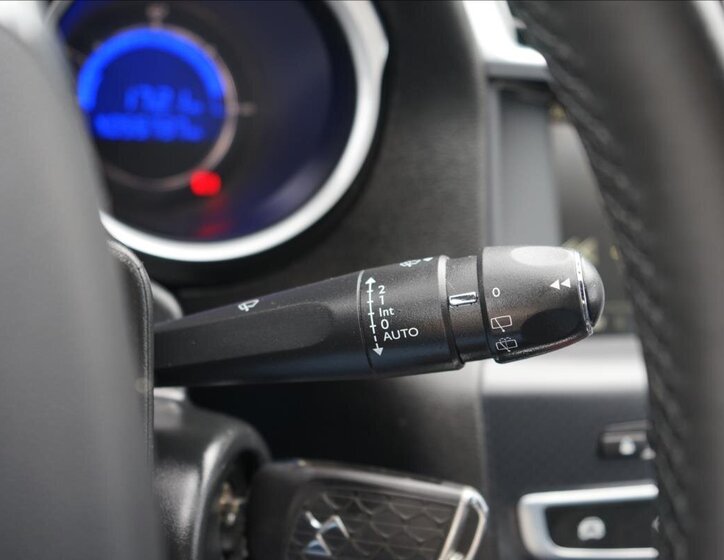 DS Automobiles DS4 Hatchback 1,6 l 88 kw