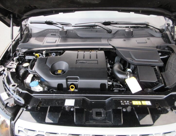 Land Rover Discovery Sport SUV 2,0 l 110 kw