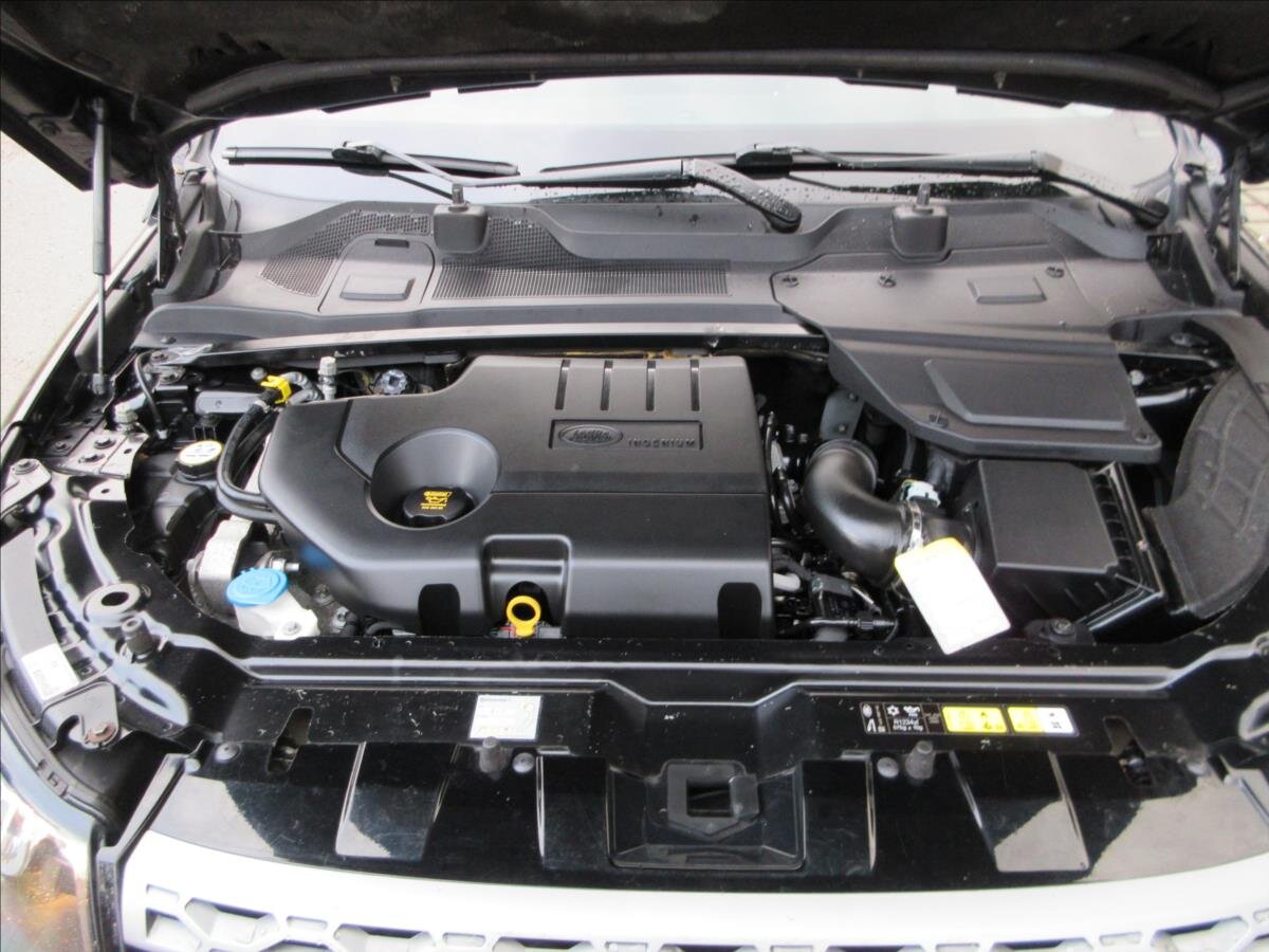 Land Rover Discovery Sport SUV 2,0 l 110 kw