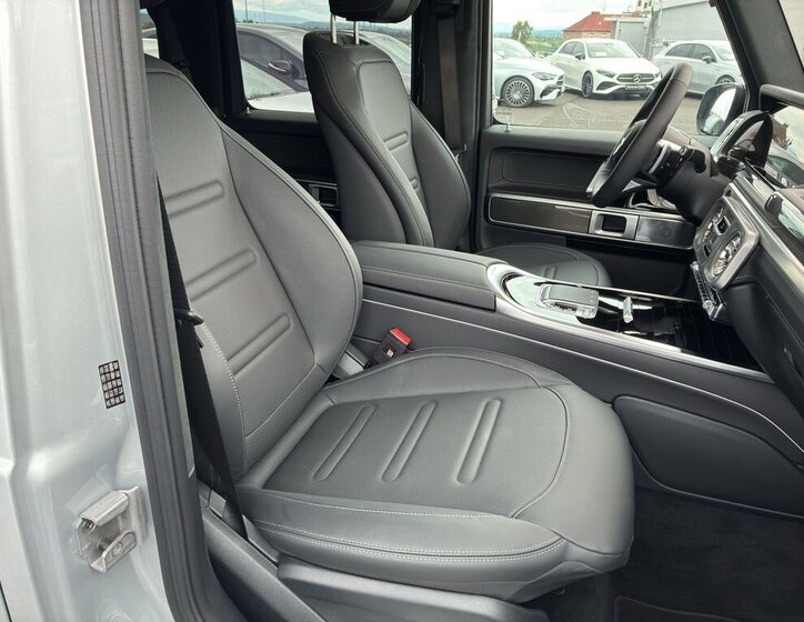 Mercedes-Benz Třídy G SUV / Terénní 0,0 432 kw