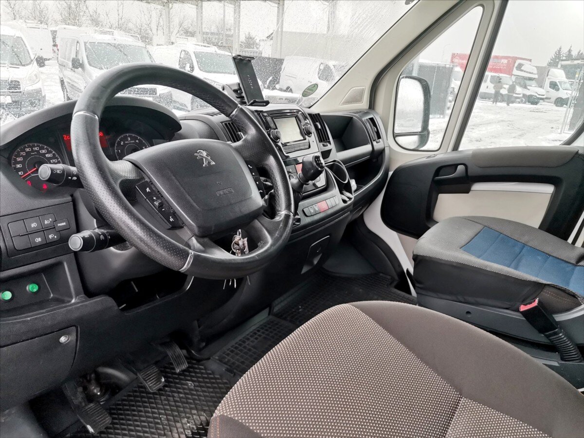 Peugeot Boxer Valník 2,2 l 110 kw