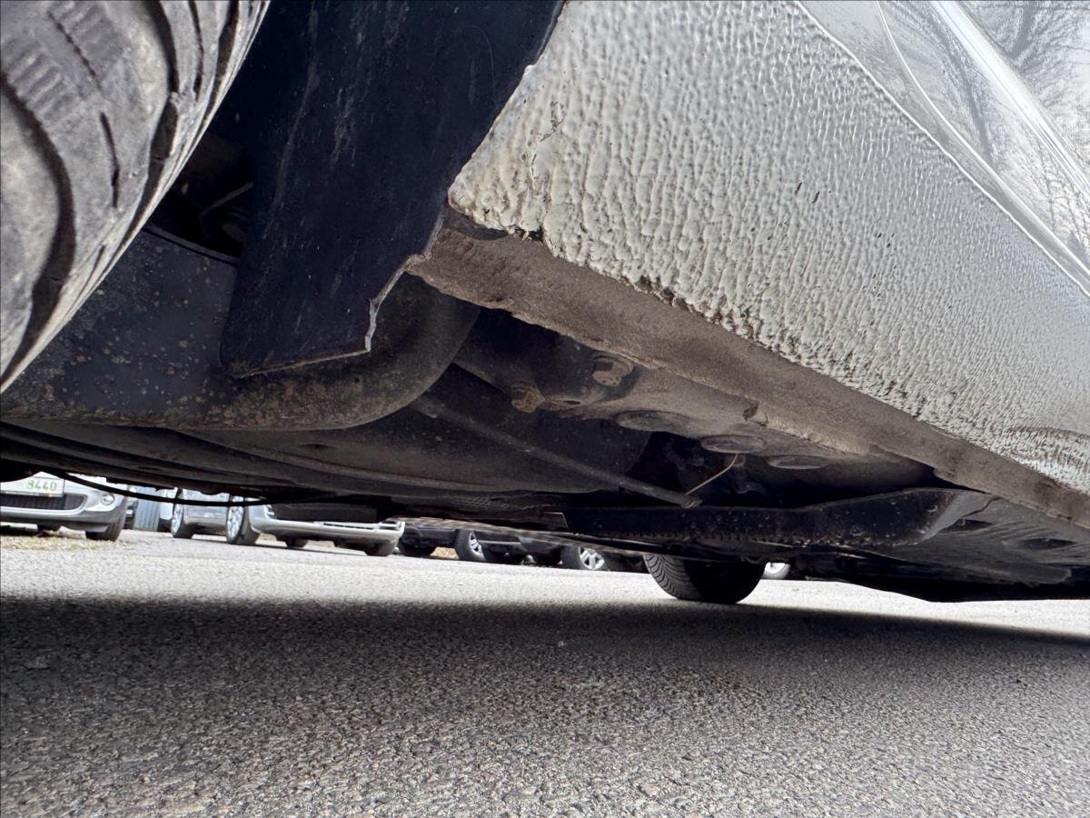 Volkswagen Touran MPV 1,6 l 77 kw