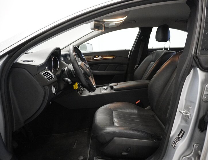 Mercedes-Benz CLS Sedan 3,5 l 225 kw