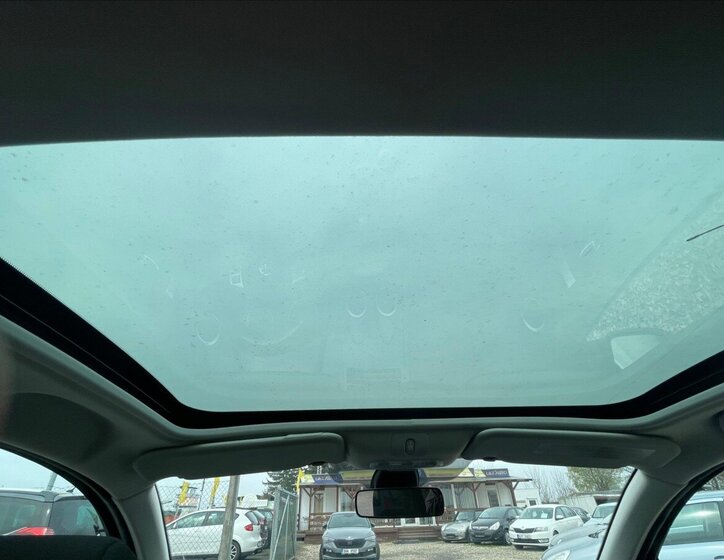 Nissan Qashqai SUV / Terénní 2,0 l 104 kw