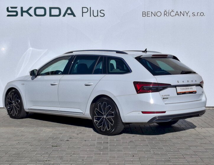 Škoda Superb 11